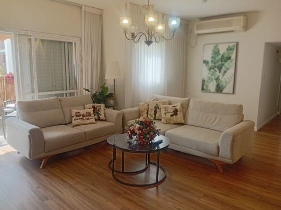 חפץ מרדכי 22, המרכז השקט