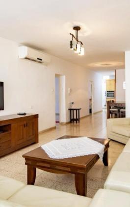 אורלנסקי 4, המרכז השקט