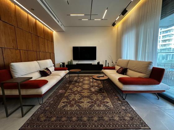 נתן יונתן 6, עיר ימים