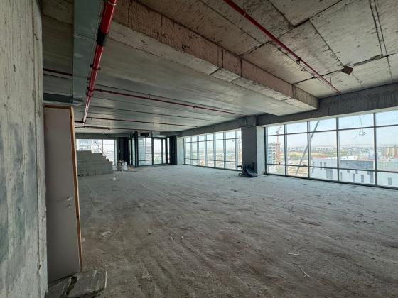 אליהו נאוי 1, אזור התעשיה