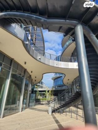 שדרות המלאכות 21, ישפרו סנטר