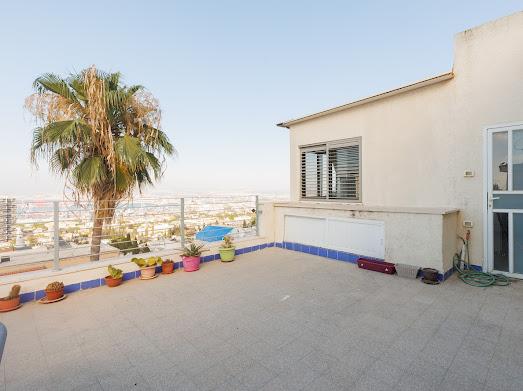 הס 6, הדר עליון