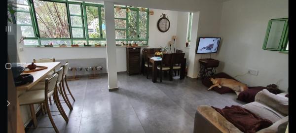 קורא הדורות 24, ארנונה (תלפיות)