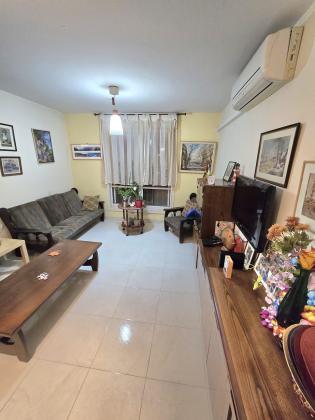 רוטנשטריך 24, כפר שלם