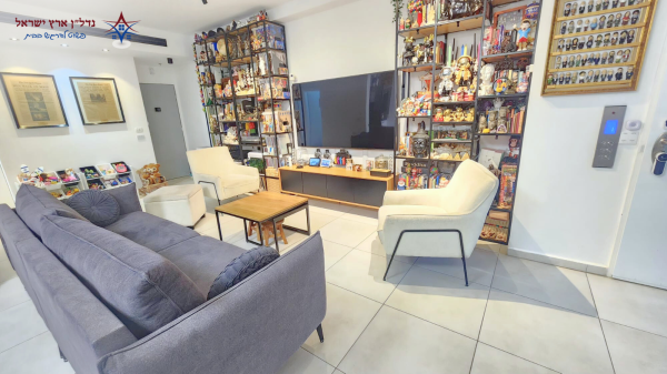 שרה אהרונסון, הבילויים