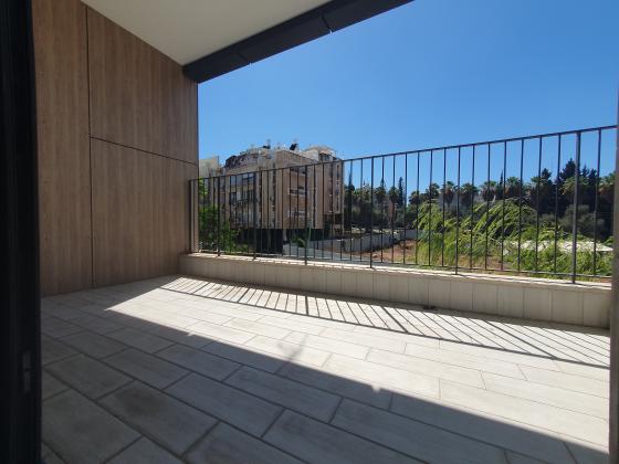 בראשית 9, אלון