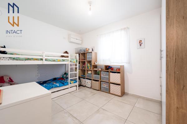 בשכונת בצוותא