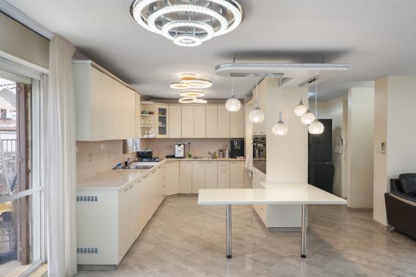 משה חגיז, זכרון משה