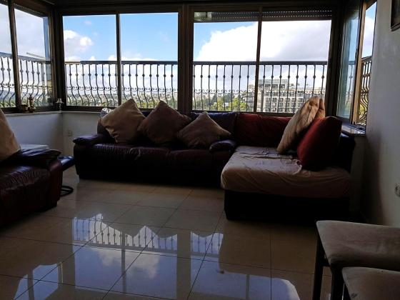 דרך חברון 35, אבו תור