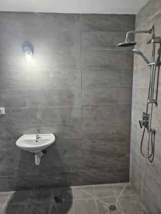 אתרוג 3, בית וגן