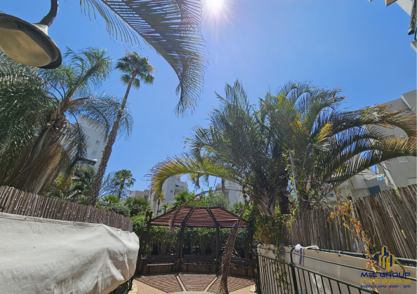 פיק"א, קדמת ראשון