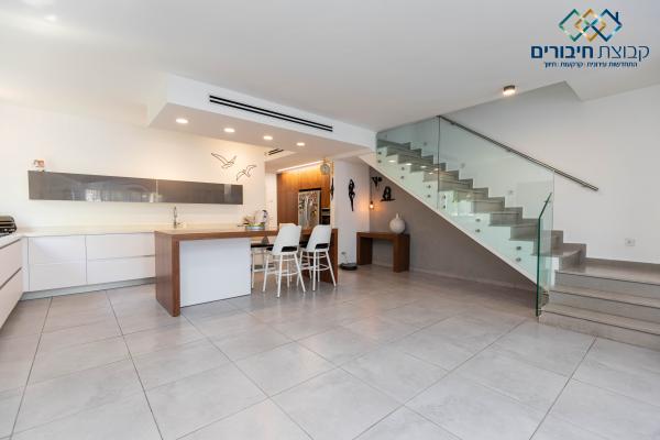 נתן יונתן, פסגות אפק