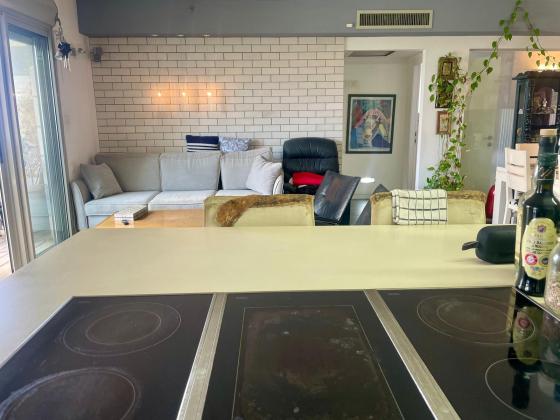 שמעון בן צבי 4, שטח 9 (בן צבי)