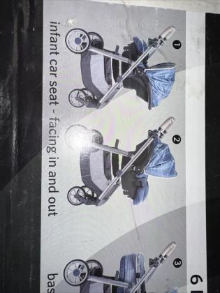 עגלת תינוק ומושב בטיחות לתינוק