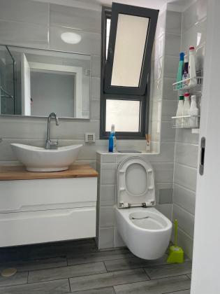 הגבים 2, האירוס