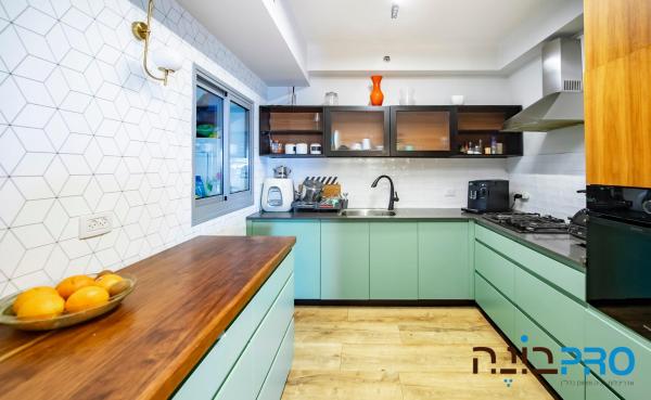 חיים חפר, הרקפות