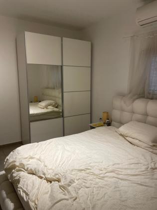 הדגל העברי 10, כצנלסון