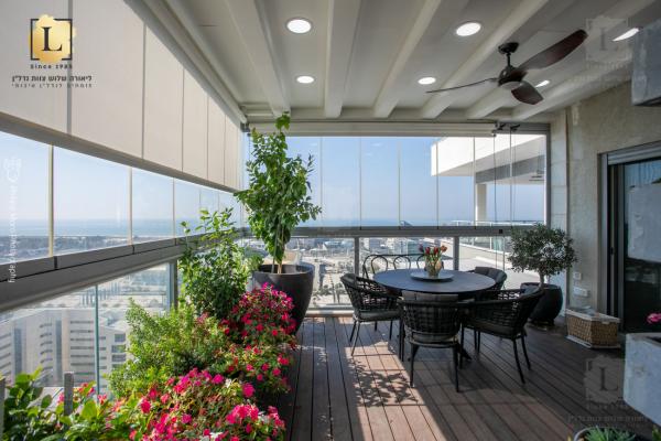 נוי, נאות פרס