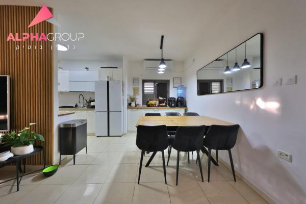 אלכסנדר זייד 51, קרית חיים מזרחית