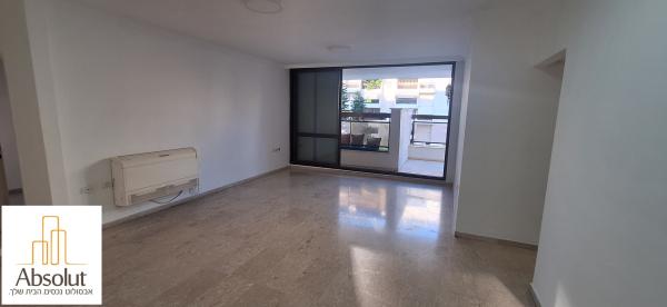 בשכונת אזורי חן