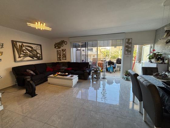 יהודה הלוי 66, רמב"ם