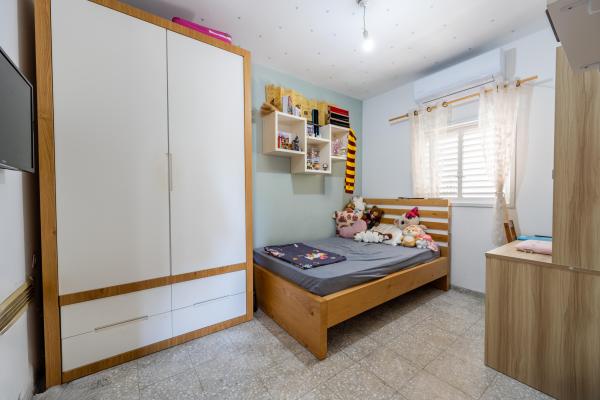 בשכונת נחלת גנים