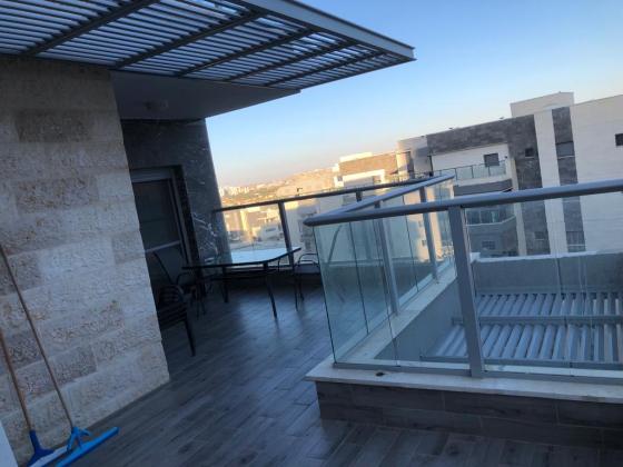 יוסף בורג 5, נווה זאב