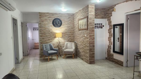 מנחם בגין 15, נווה הדרים