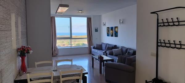 אירוס הארגמן 37, גבעת האירוסים