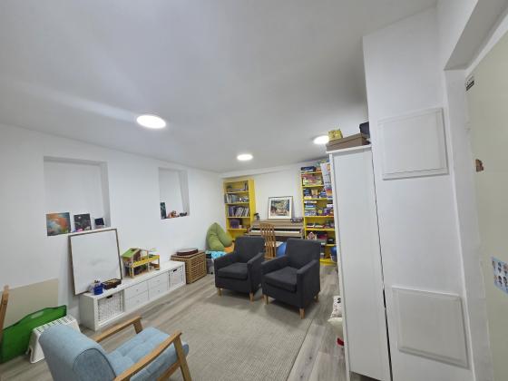 וינגייט 12, נווה הברון