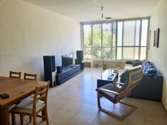 עין גדי 14, ארלוזרוב