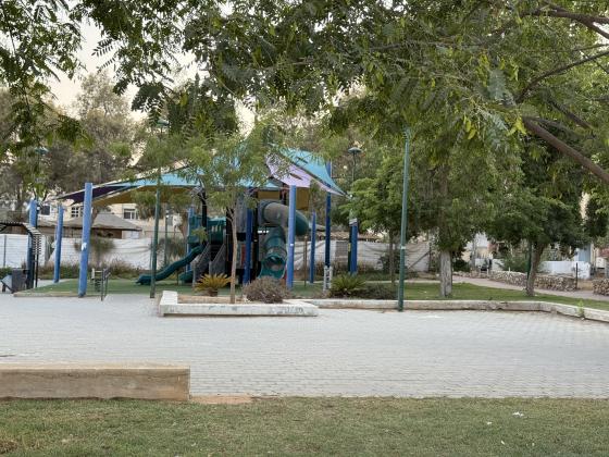 מרבד הקסמים 3, שכונה ה