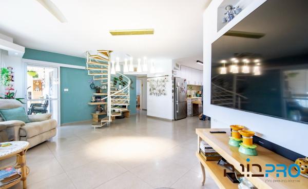 מיכאל לוין, רביבים