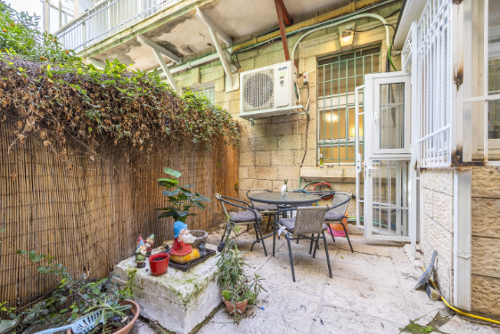 בשכונת אבו תור