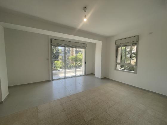 שמחוני 6, רסקו (גבעת הורדים)