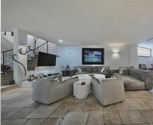 גולן 37, גבעת סביון