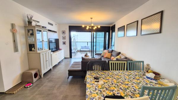 הרצוג, מתחם 1200