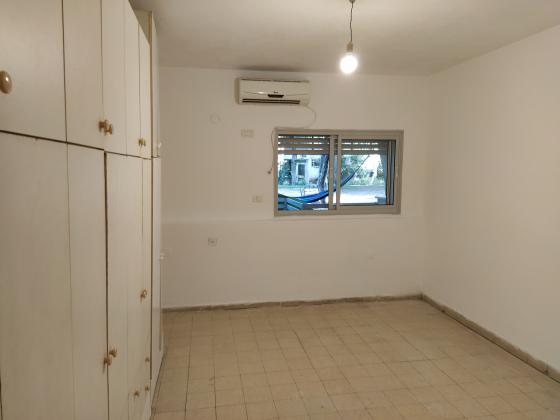 בני אפריים 215 (מעוז אביב א)