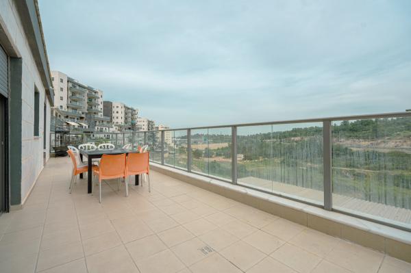 שוהם, אבני חן