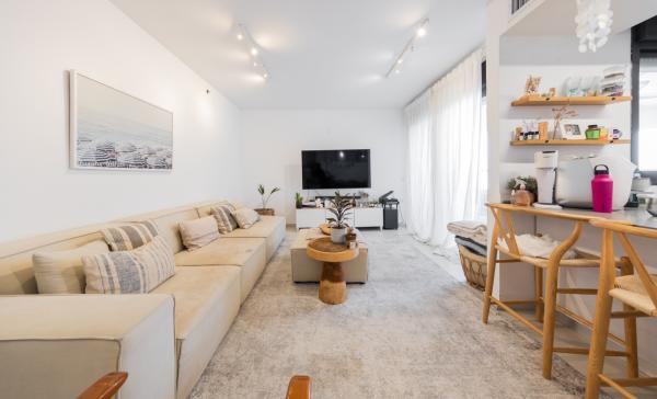 יונתן רטוש 3, פסגות אפק