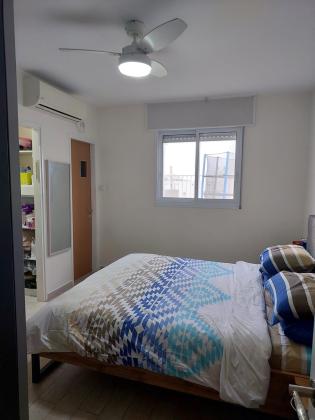 השקד 12, עין שרה