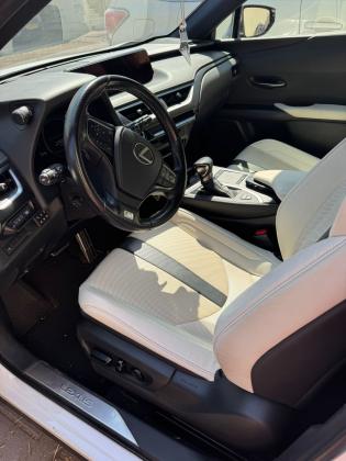 לקסוס IS300h (2021)