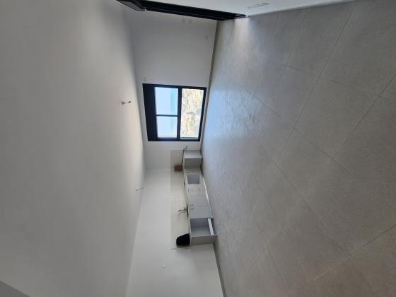 אלמוג 1, עין התכלת