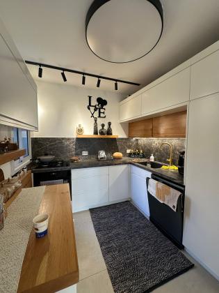 אופירה 32, שכונה ט