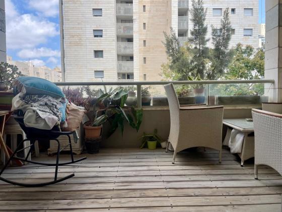 שמעון בן צבי 4, שטח 9 (בן צבי)