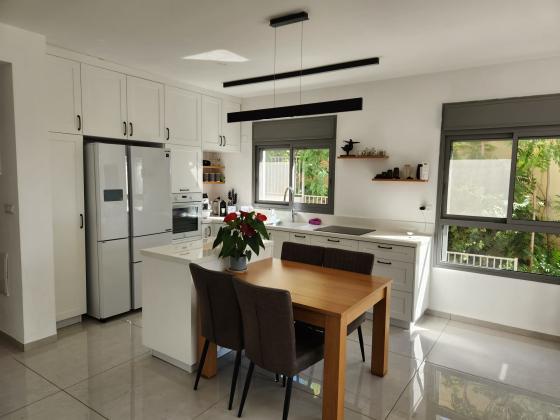 דישראלי 1 (אחוזה)