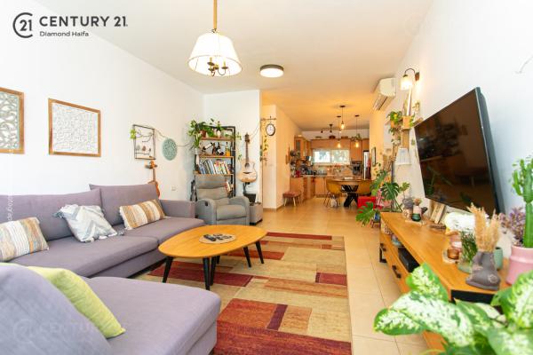 אלכסנדר ינאי, כרמליה