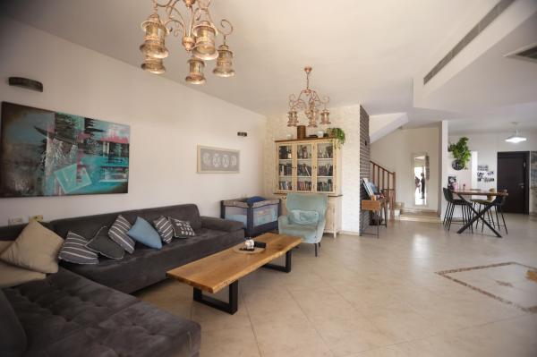 הצנחנים, הוותיקה