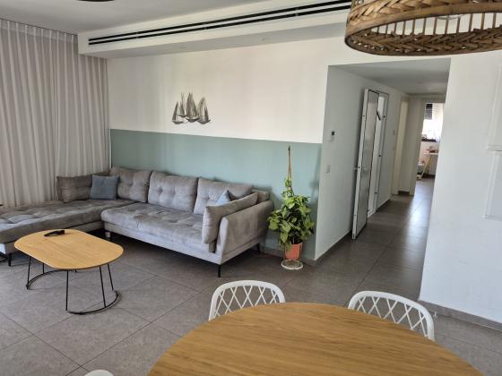 אורנה פורת 3, הרקפות