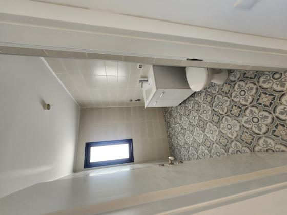 אלמוג 1, עין התכלת